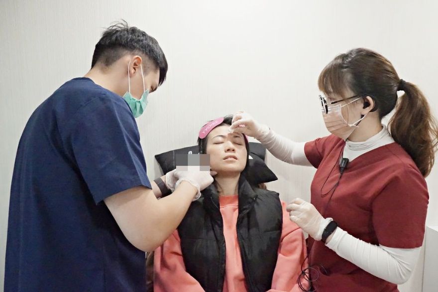 淨妍醫美診所 彩虹肉毒抬頭紋+小臉 立即有感! 跟大餅臉說掰掰~找回青春與自信!