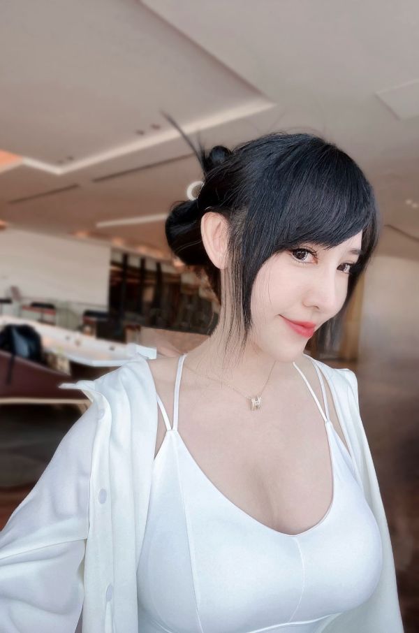 一躺下雙下巴就跑出來...護理師推薦安全性佳的Onda pro超微波，推薦有雙下巴困擾的人