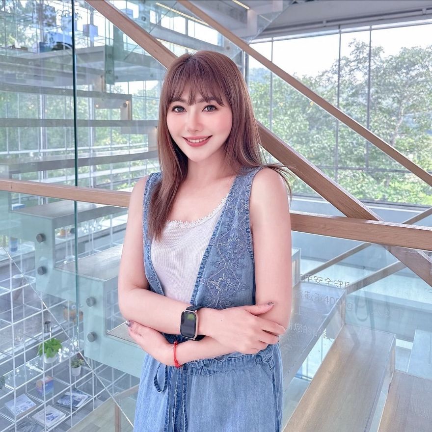 低頭族的困擾、脖子逐漸長出紋路，Profhilo逆時針不僅可深層保濕，還能提升肌膚緊緻度