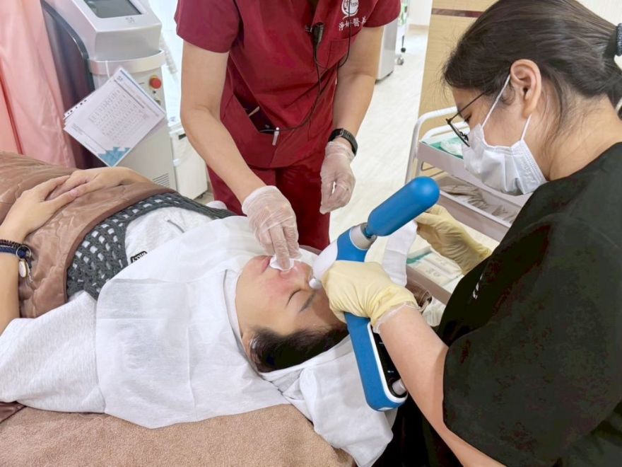 「皮秒雷射+Rejuran麗珠蘭」台北醫美推薦，出國拍照必備保養，細緻肌膚毫無死角！