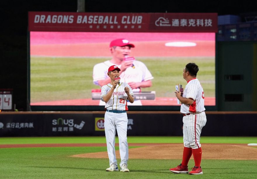 淨妍醫美味全龍、統一獅棒球賽開球