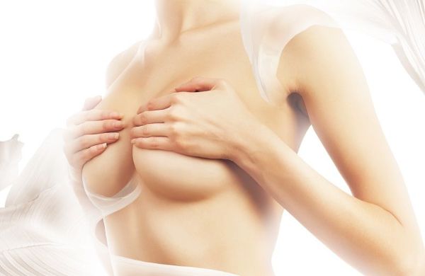 隆乳手術如何創造三上悠亞的乳房
