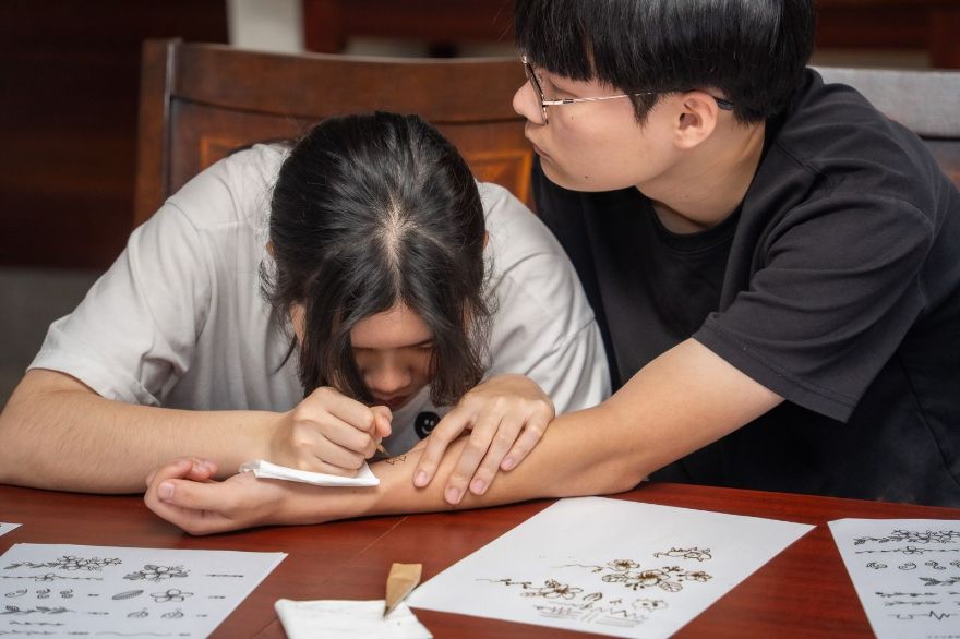 淨妍攜手兒少團體做公益 青春不留痕守護孩子未來